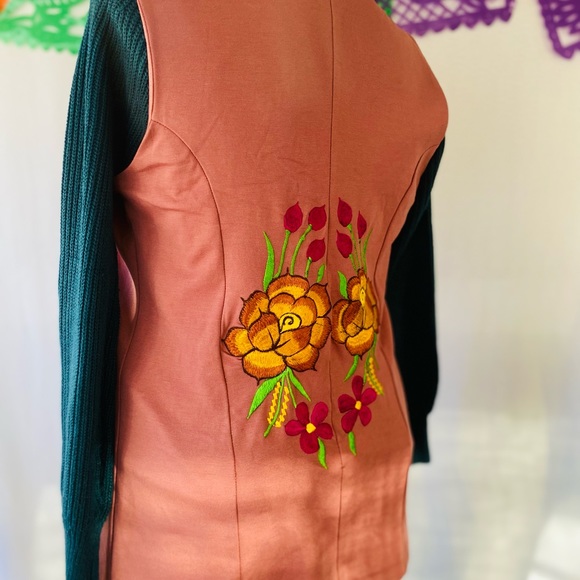 Long embroidered vest - Picture 9 of 9